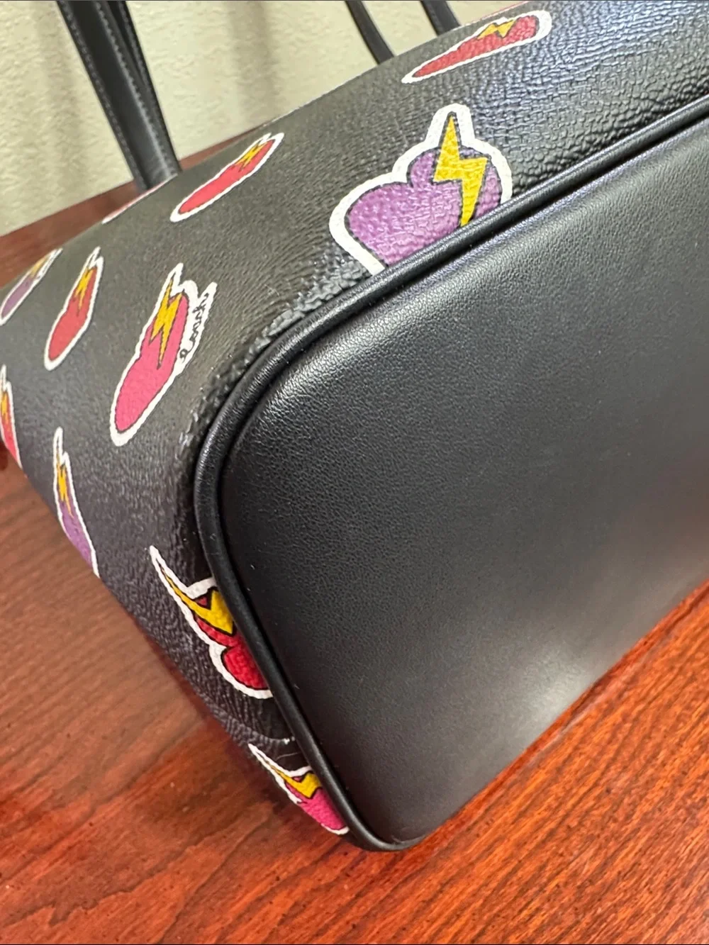 Coach gallery black
